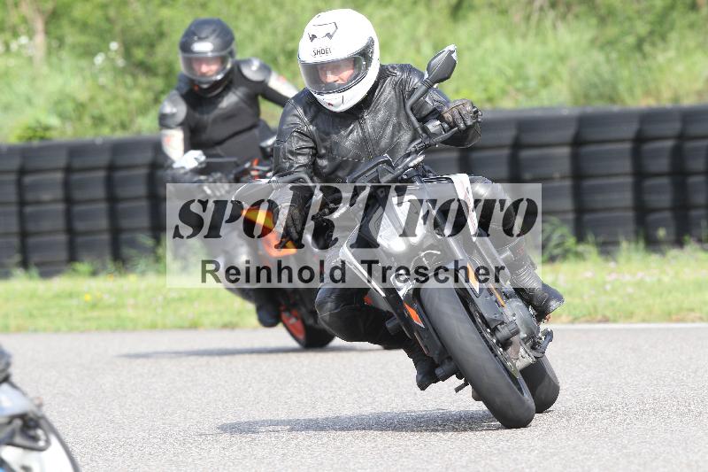 /Archiv-2025/10 23.04.2025 Cornu Master School ADR/gruen-vert/9